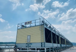 Kailan pipiliin ang bukas o saradong cross flow cooling tower